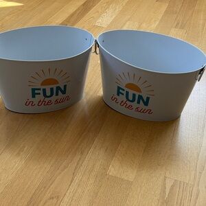 BUCKETS nwt oval metal bundle/2